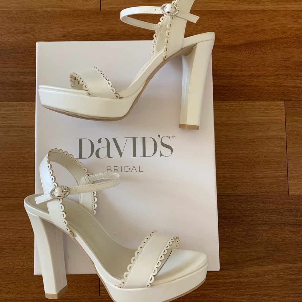 David’s bridal shoes size 6